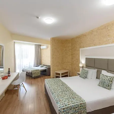 Maria Palace 酒店 阳光海滩